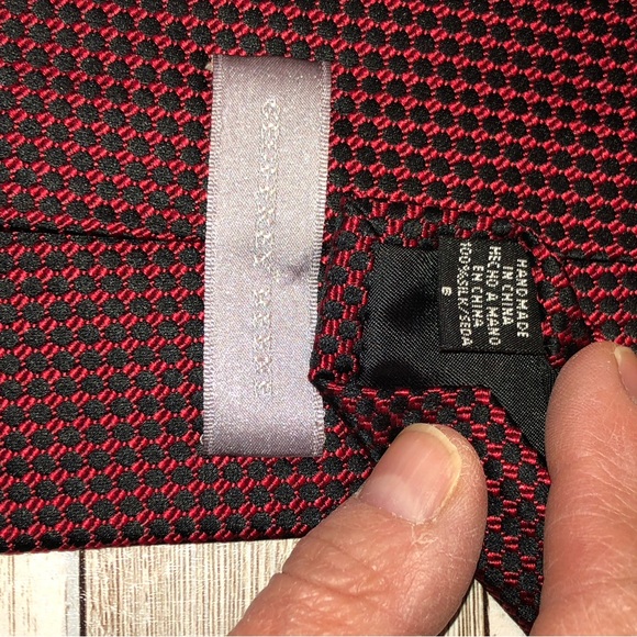 Geoffrey Beene, bundle of four, 100% silk men’s neckties - Picture 3 of 11